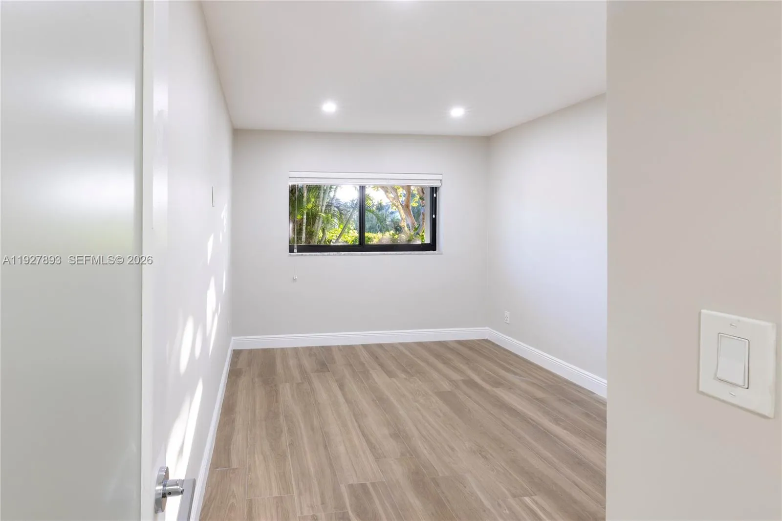 6855 Edgewater Dr 1ds, Coral Gables, Florida 33133, Coral Gables, Florida 33133, 2 Bedrooms Bedrooms, ,2 BathroomsBathrooms,Residential,For Sale,6855 Edgewater Dr 1ds, Coral Gables, Florida 33133,A11927893