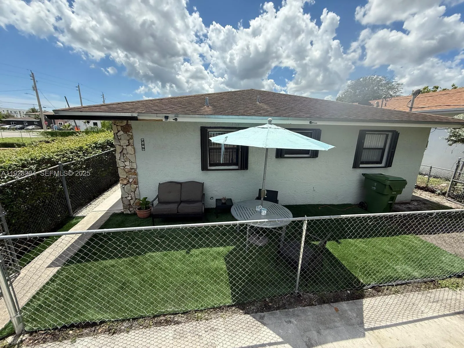 208 Nw 7th St 1-2, Hallandale Beach, Florida 33009, Hallandale Beach, Florida 33009, 2 Bedrooms Bedrooms, ,1 BathroomBathrooms,Residential Lease,For Rent,208 Nw 7th St 1-2, Hallandale Beach, Florida 33009,A11928394