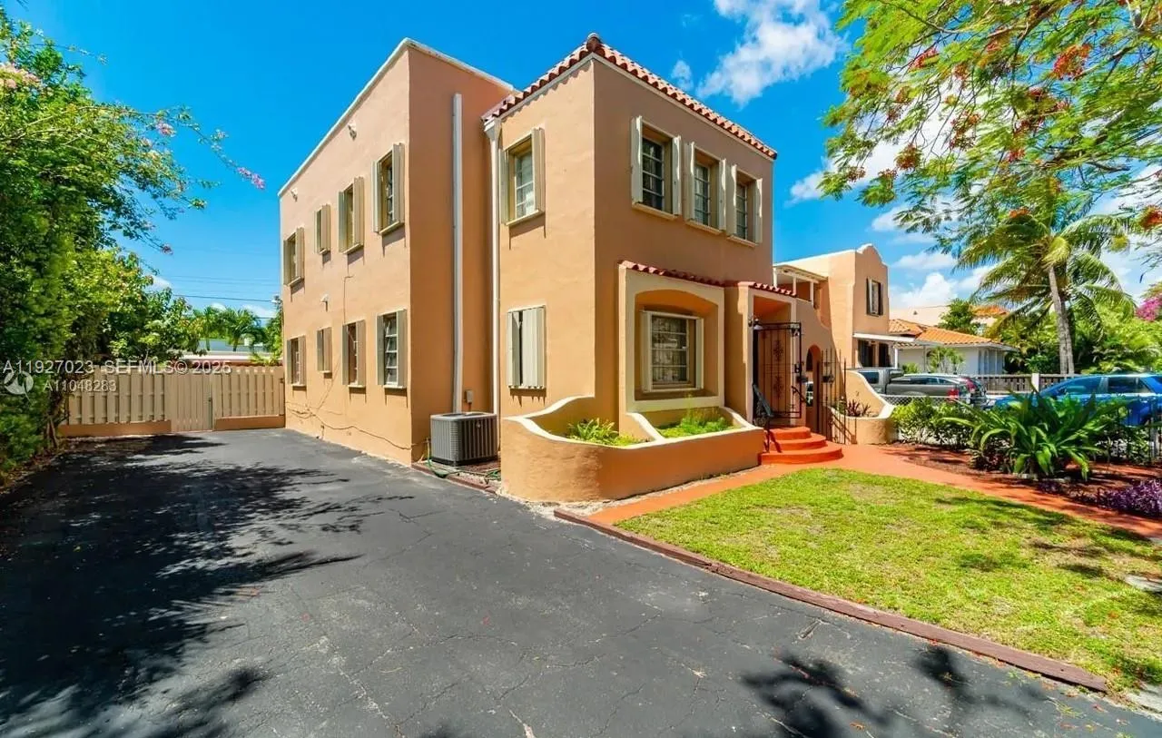 1872 Sw 9th St, Miami, Florida 33135, Miami, Florida 33135, ,Residential Income,For Sale,1872 Sw 9th St, Miami, Florida 33135,A11927023