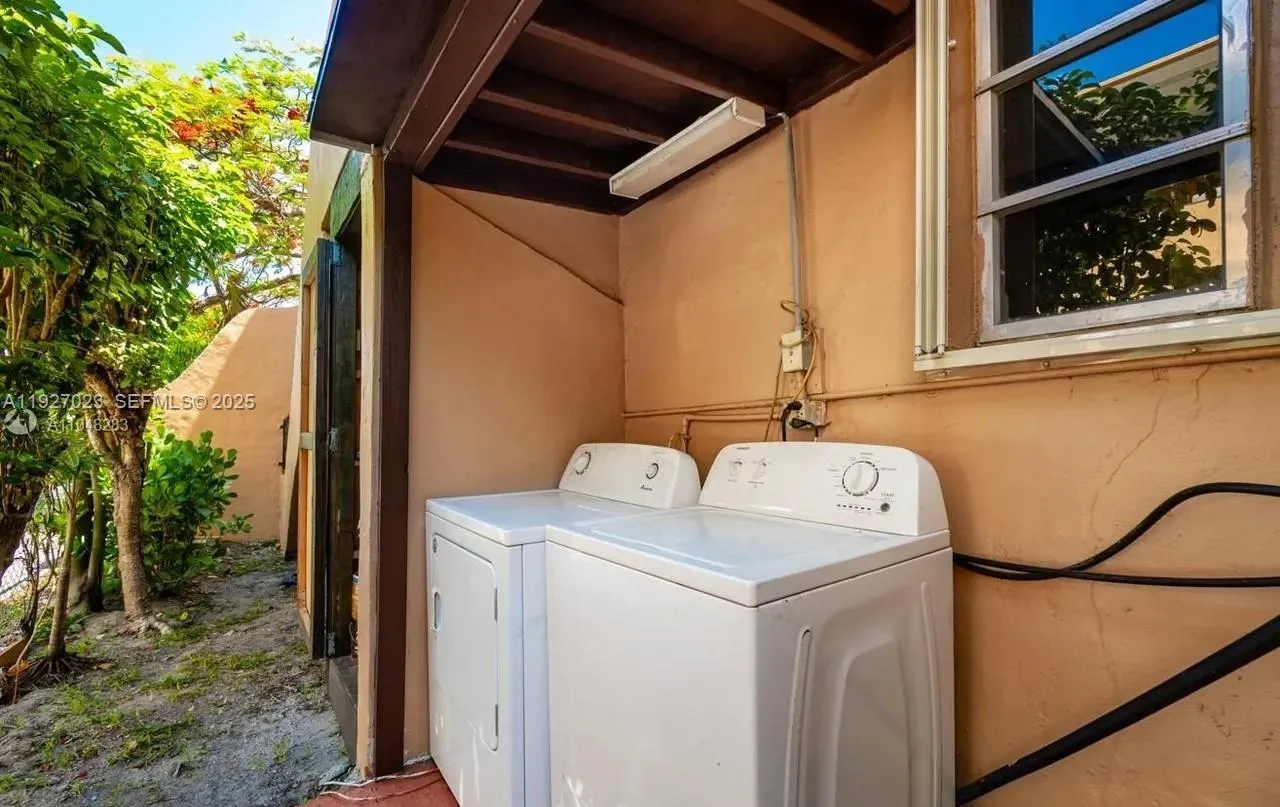 1872 Sw 9th St, Miami, Florida 33135, Miami, Florida 33135, ,Residential Income,For Sale,1872 Sw 9th St, Miami, Florida 33135,A11927023