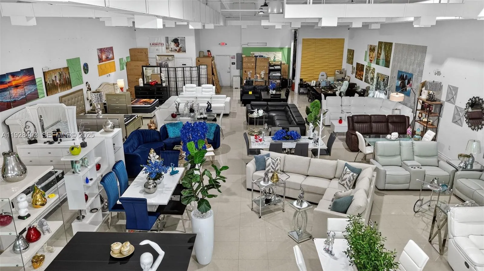 Furniture Store For Sale In The Tamiami Area, Miam, Miami, Florida 33184, ,Business Opportunity,For Sale,Furniture Store For Sale In The Tamiami Area, Miam,A11928453