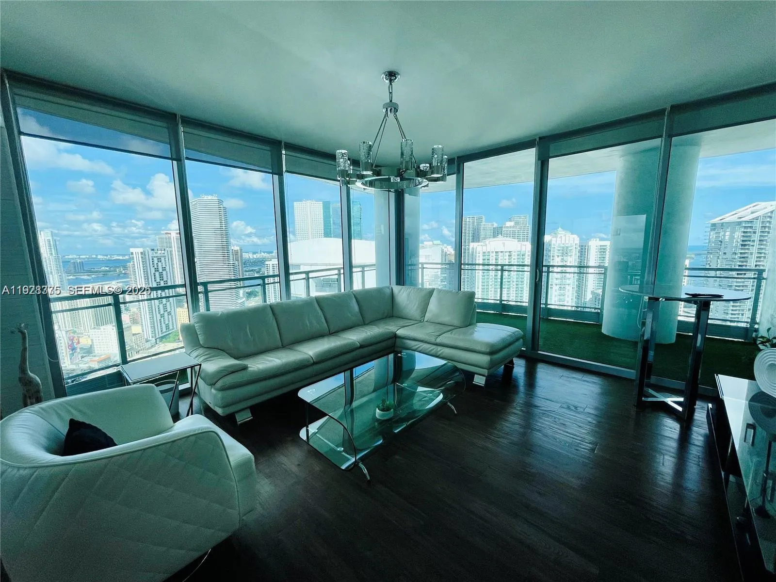 90 Sw 3rd St 4404, Miami, Florida 33130, Miami, Florida 33130, 3 Bedrooms Bedrooms, ,3 BathroomsBathrooms,Residential Lease,For Rent,90 Sw 3rd St 4404, Miami, Florida 33130,A11928375