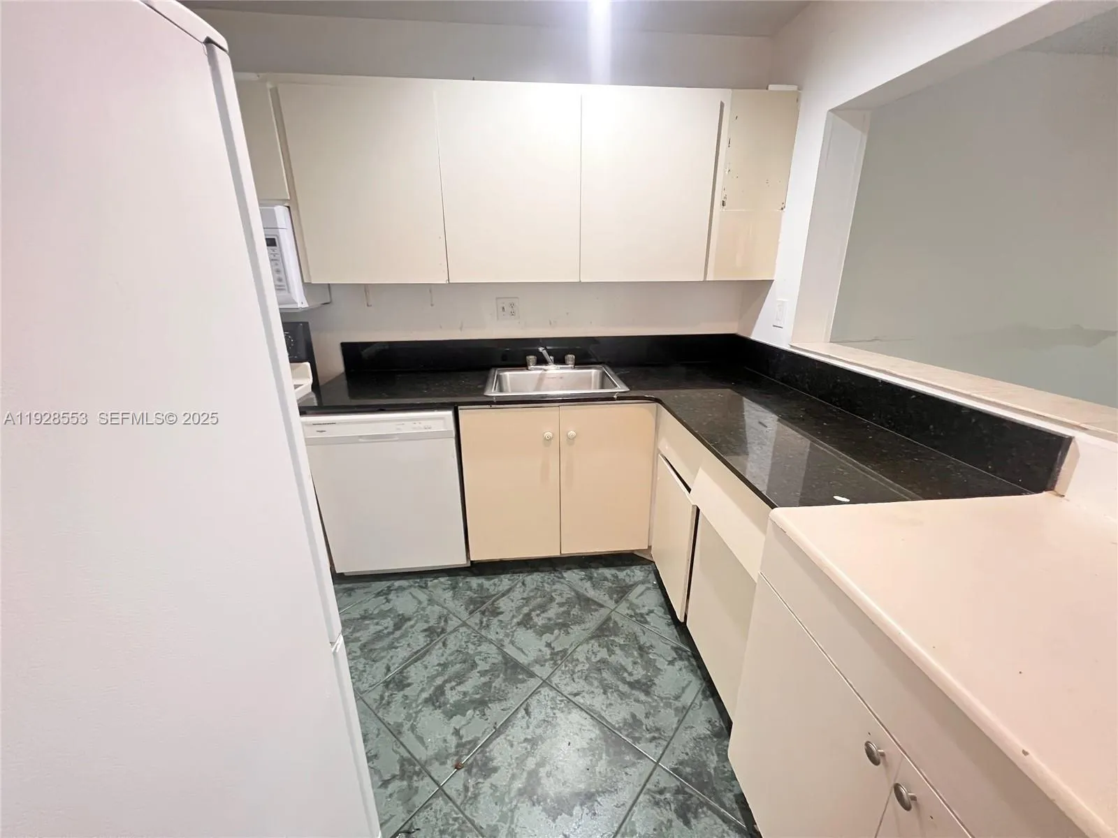 7800 S Colony Cir S 202, Tamarac, Florida 33321, Tamarac, Florida 33321, 2 Bedrooms Bedrooms, ,2 BathroomsBathrooms,Residential Lease,For Rent,7800 S Colony Cir S 202, Tamarac, Florida 33321,A11928553