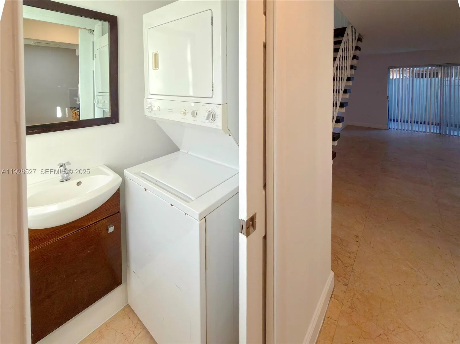 2448 Sw 42nd Ave 2g, Fort Lauderdale, Florida 3331, Fort Lauderdale, Florida 33317, 2 Bedrooms Bedrooms, ,1 BathroomBathrooms,Residential Lease,For Rent,2448 Sw 42nd Ave 2g, Fort Lauderdale, Florida 3331,A11928527
