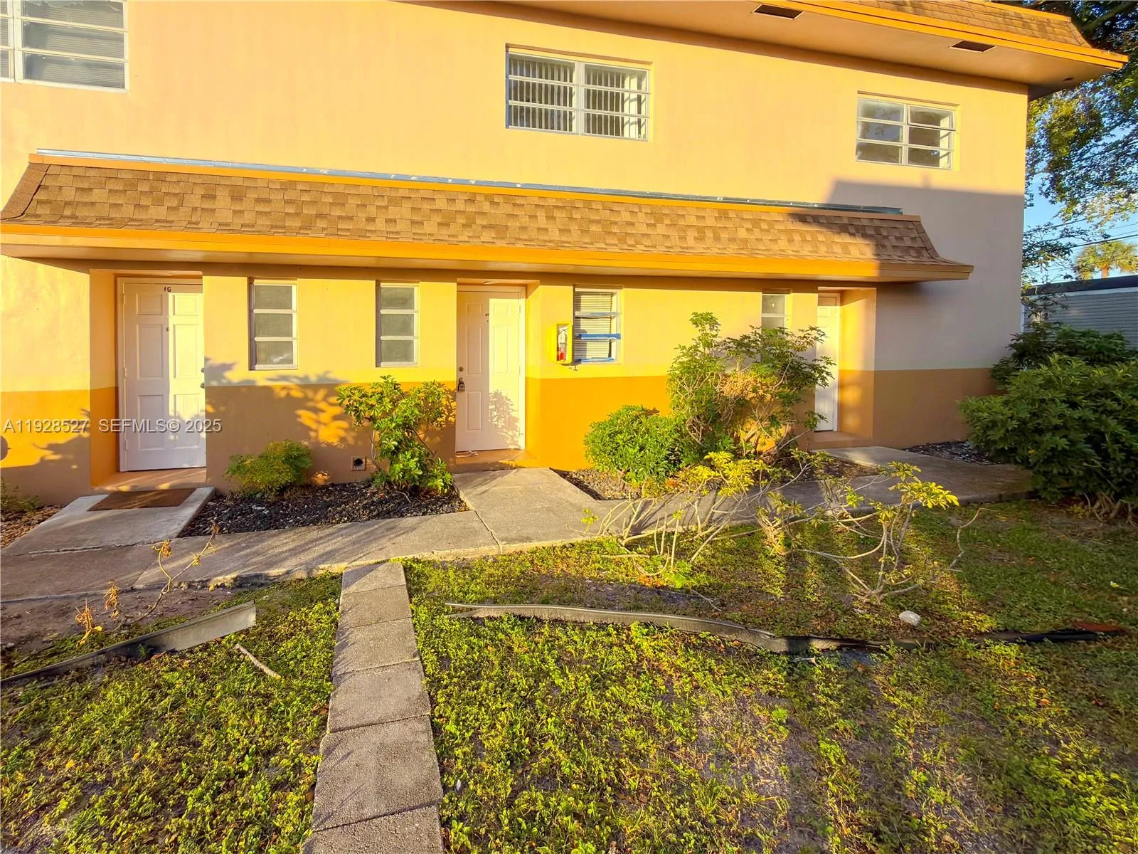2448 Sw 42nd Ave 2g, Fort Lauderdale, Florida 3331, Fort Lauderdale, Florida 33317, 2 Bedrooms Bedrooms, ,1 BathroomBathrooms,Residential Lease,For Rent,2448 Sw 42nd Ave 2g, Fort Lauderdale, Florida 3331,A11928527