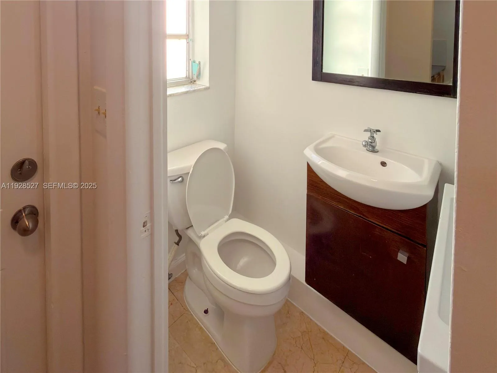 2448 Sw 42nd Ave 2g, Fort Lauderdale, Florida 3331, Fort Lauderdale, Florida 33317, 2 Bedrooms Bedrooms, ,1 BathroomBathrooms,Residential Lease,For Rent,2448 Sw 42nd Ave 2g, Fort Lauderdale, Florida 3331,A11928527
