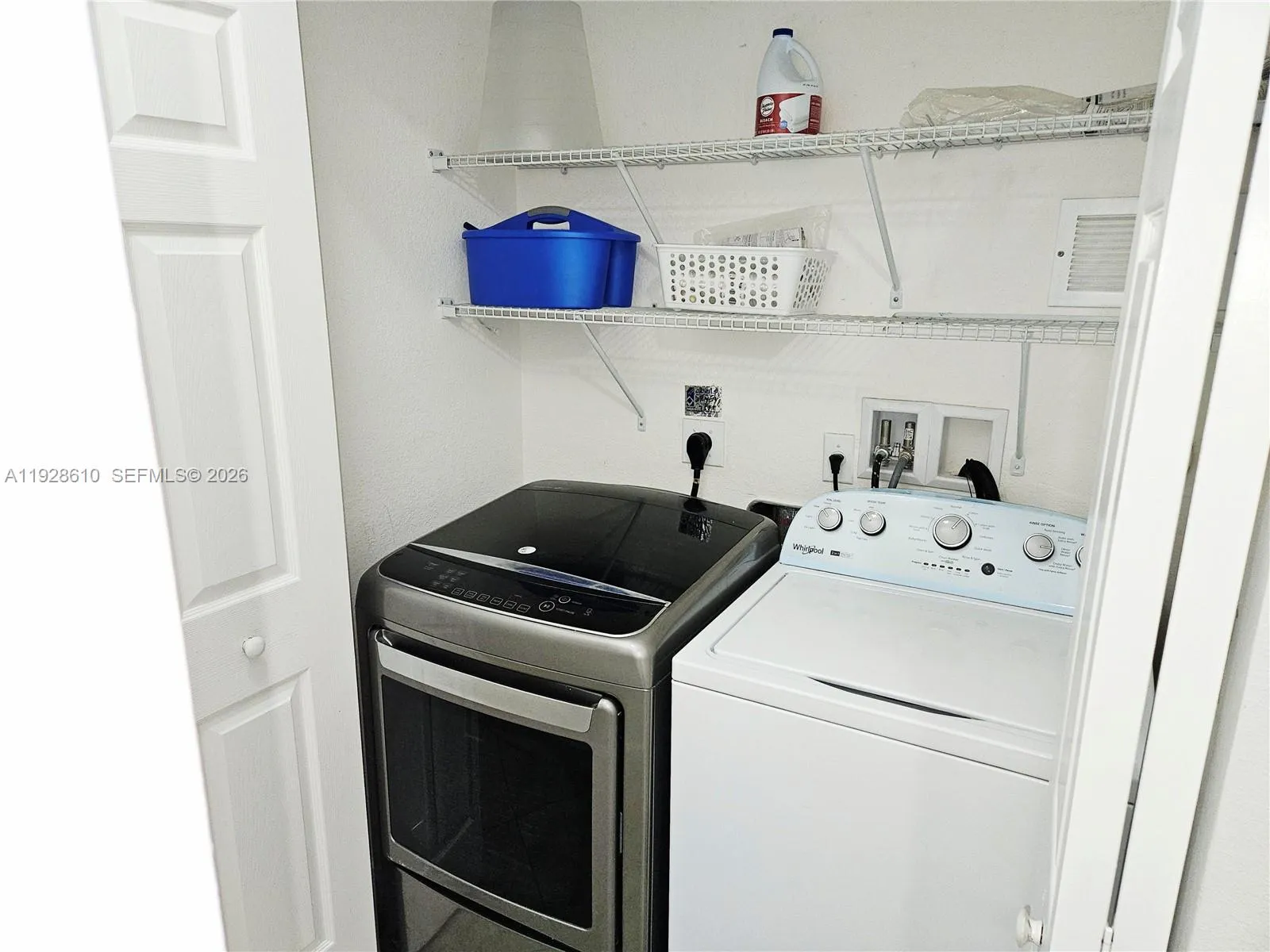 290 Nw 109th Ave 107, Miami, Florida 33172, Miami, Florida 33172, 3 Bedrooms Bedrooms, ,2 BathroomsBathrooms,Residential Lease,For Rent,290 Nw 109th Ave 107, Miami, Florida 33172,A11928610