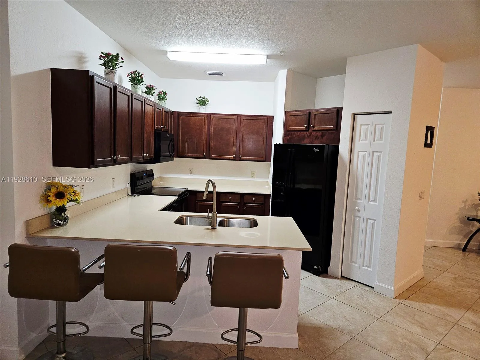 290 Nw 109th Ave 107, Miami, Florida 33172, Miami, Florida 33172, 3 Bedrooms Bedrooms, ,2 BathroomsBathrooms,Residential Lease,For Rent,290 Nw 109th Ave 107, Miami, Florida 33172,A11928610