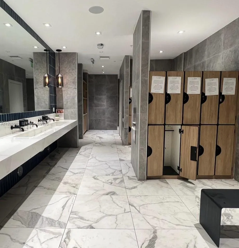 90 Sw 3rd St 3112, Miami, Florida 33130, Miami, Florida 33130, 1 Bedroom Bedrooms, ,1 BathroomBathrooms,Residential Lease,For Rent,90 Sw 3rd St 3112, Miami, Florida 33130,A11928691