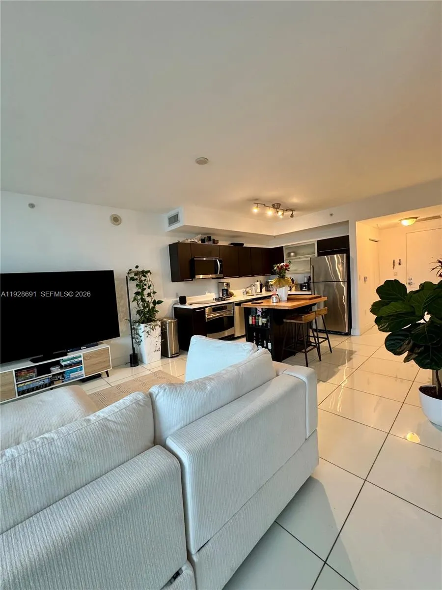 90 Sw 3rd St 3112, Miami, Florida 33130, Miami, Florida 33130, 1 Bedroom Bedrooms, ,1 BathroomBathrooms,Residential Lease,For Rent,90 Sw 3rd St 3112, Miami, Florida 33130,A11928691