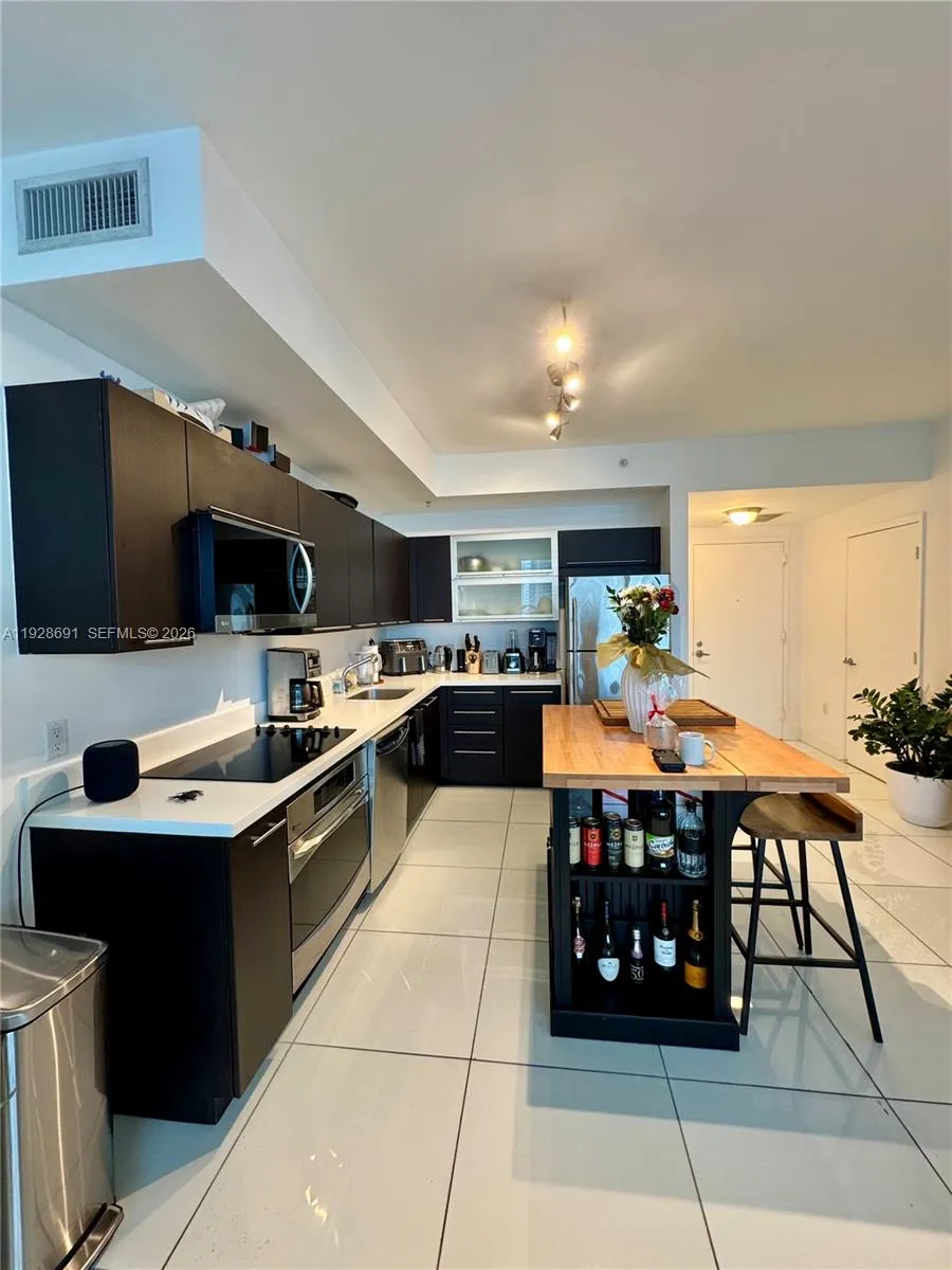 90 Sw 3rd St 3112, Miami, Florida 33130, Miami, Florida 33130, 1 Bedroom Bedrooms, ,1 BathroomBathrooms,Residential Lease,For Rent,90 Sw 3rd St 3112, Miami, Florida 33130,A11928691