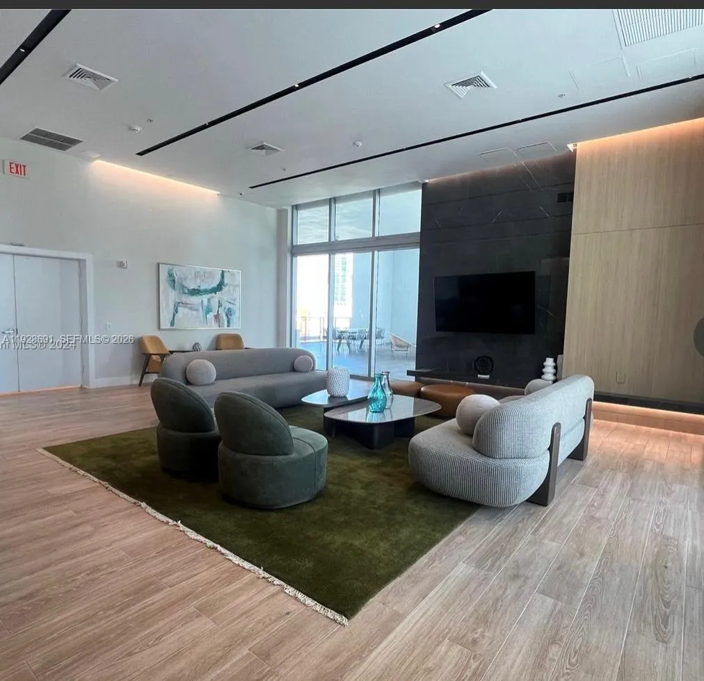 90 Sw 3rd St 3112, Miami, Florida 33130, Miami, Florida 33130, 1 Bedroom Bedrooms, ,1 BathroomBathrooms,Residential Lease,For Rent,90 Sw 3rd St 3112, Miami, Florida 33130,A11928691