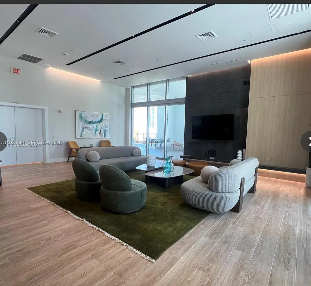 90 Sw 3rd St 3112, Miami, Florida 33130, Miami, Florida 33130, 1 Bedroom Bedrooms, ,1 BathroomBathrooms,Residential Lease,For Rent,90 Sw 3rd St 3112, Miami, Florida 33130,A11928691