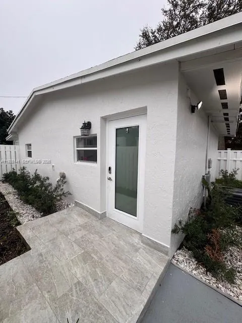 880 Oriole Ave 1, Miami Springs, Florida 33166, Miami Springs, Florida 33166, 1 Bedroom Bedrooms, ,1 BathroomBathrooms,Residential Lease,For Rent,880 Oriole Ave 1, Miami Springs, Florida 33166,A11928141