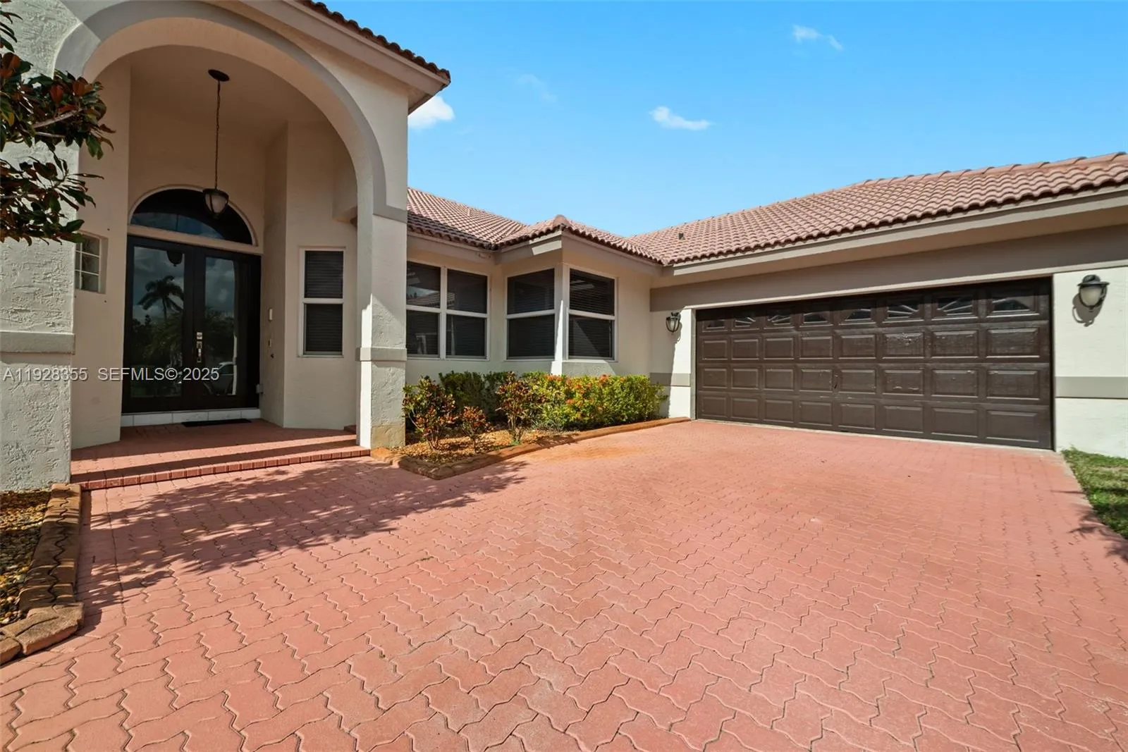 600 E Cypress Pointe Dr E, Pembroke Pines, Florida, Pembroke Pines, Florida 33027, 4 Bedrooms Bedrooms, ,3 BathroomsBathrooms,Residential,For Sale,600 E Cypress Pointe Dr E, Pembroke Pines, Florida,A11928355