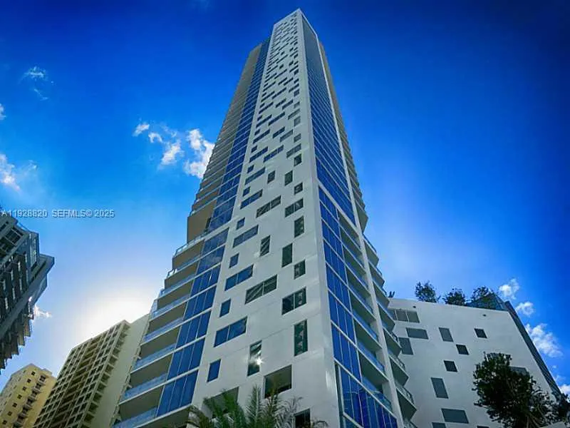 1300 Brickell Bay Dr 1100, Miami, Florida 33131, Miami, Florida 33131, 1 Bedroom Bedrooms, ,1 BathroomBathrooms,Residential,For Sale,1300 Brickell Bay Dr 1100, Miami, Florida 33131,A11928820