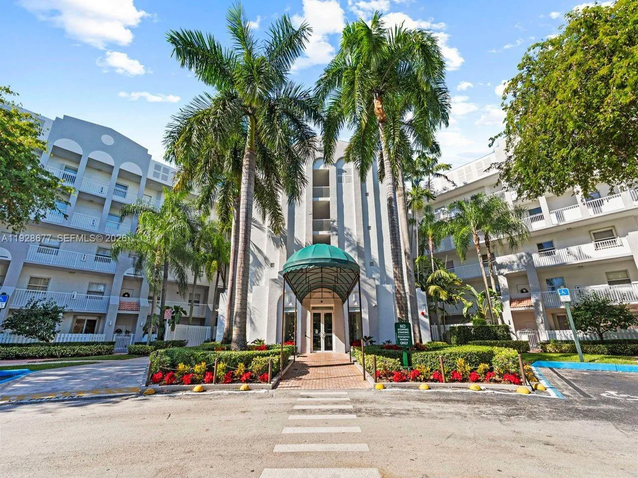 10750 Nw 66th St 208, Doral, Florida 33178, Doral, Florida 33178, 3 Bedrooms Bedrooms, ,2 BathroomsBathrooms,Residential,For Sale,10750 Nw 66th St 208, Doral, Florida 33178,A11928677