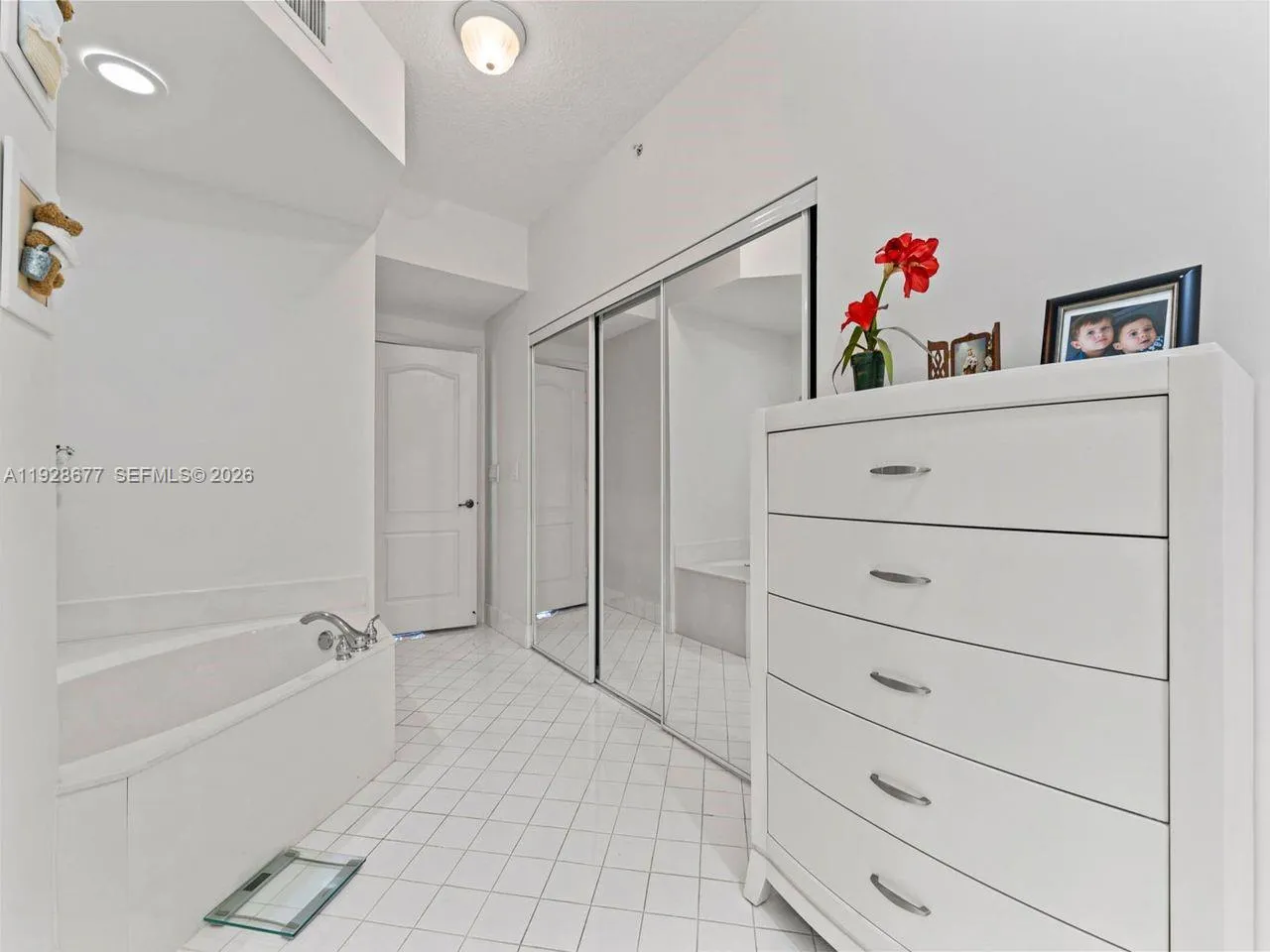 10750 Nw 66th St 208, Doral, Florida 33178, Doral, Florida 33178, 3 Bedrooms Bedrooms, ,2 BathroomsBathrooms,Residential,For Sale,10750 Nw 66th St 208, Doral, Florida 33178,A11928677