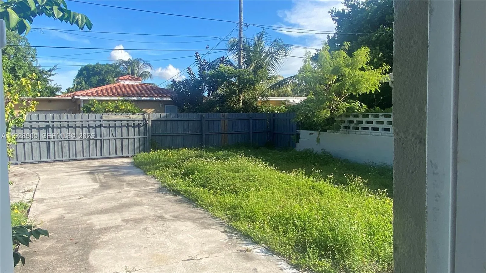 1947 Garfield St, Hollywood, Florida 33020, Hollywood, Florida 33020, 3 Bedrooms Bedrooms, ,2 BathroomsBathrooms,Residential,For Sale,1947 Garfield St, Hollywood, Florida 33020,A11928905