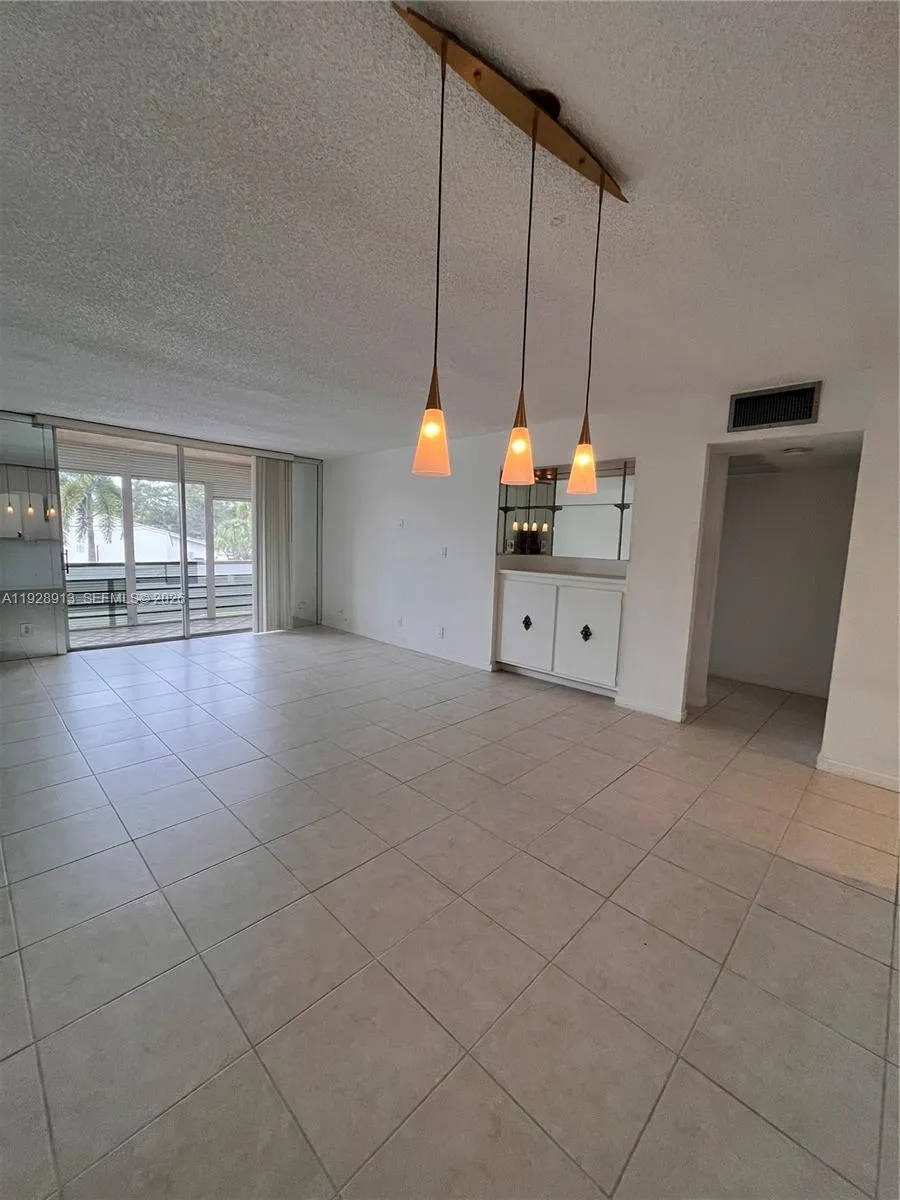 403 Nw 68th Ave 206, Plantation, Florida 33317, Plantation, Florida 33317, 2 Bedrooms Bedrooms, ,2 BathroomsBathrooms,Residential Lease,For Rent,403 Nw 68th Ave 206, Plantation, Florida 33317,A11928913