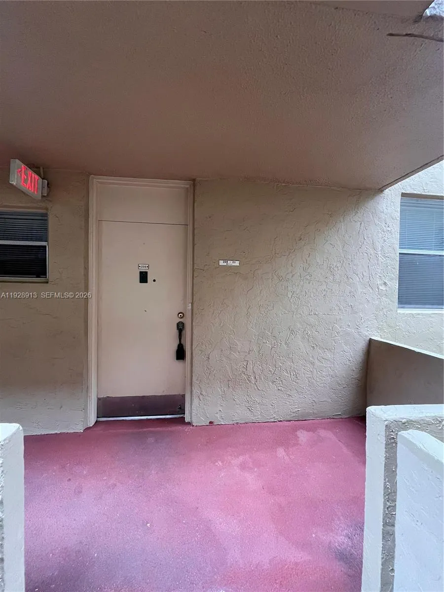 403 Nw 68th Ave 206, Plantation, Florida 33317, Plantation, Florida 33317, 2 Bedrooms Bedrooms, ,2 BathroomsBathrooms,Residential Lease,For Rent,403 Nw 68th Ave 206, Plantation, Florida 33317,A11928913