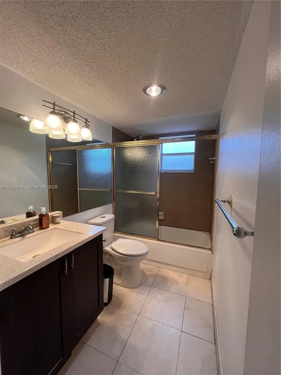 403 Nw 68th Ave 206, Plantation, Florida 33317, Plantation, Florida 33317, 2 Bedrooms Bedrooms, ,2 BathroomsBathrooms,Residential Lease,For Rent,403 Nw 68th Ave 206, Plantation, Florida 33317,A11928913