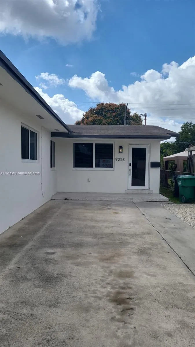 9228 Sw 37th St 9228, Miami, Florida 33165, Miami, Florida 33165, 3 Bedrooms Bedrooms, ,2 BathroomsBathrooms,Residential Lease,For Rent,9228 Sw 37th St 9228, Miami, Florida 33165,A11928931
