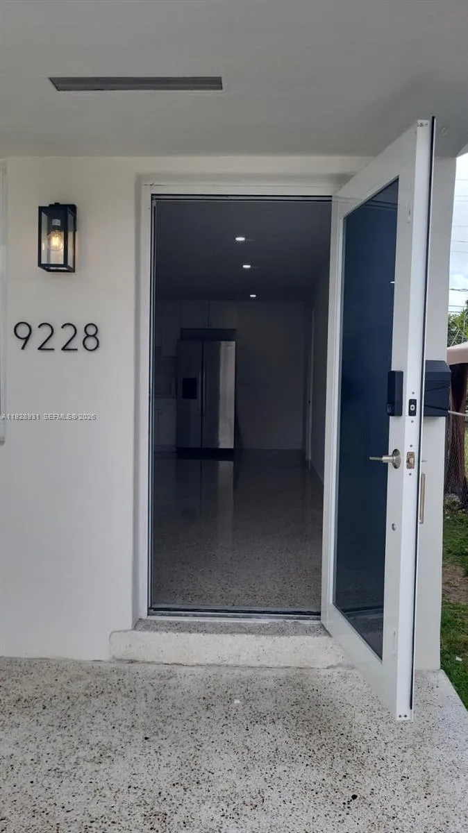 9228 Sw 37th St 9228, Miami, Florida 33165, Miami, Florida 33165, 3 Bedrooms Bedrooms, ,2 BathroomsBathrooms,Residential Lease,For Rent,9228 Sw 37th St 9228, Miami, Florida 33165,A11928931