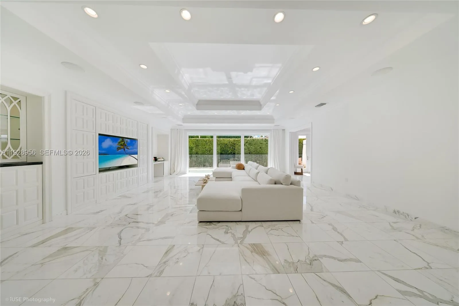 55 La Gorce Cir 1a, Miami Beach, Florida 33141, Miami Beach, Florida 33141, 5 Bedrooms Bedrooms, ,5 BathroomsBathrooms,Residential Lease,For Rent,55 La Gorce Cir 1a, Miami Beach, Florida 33141,A11928956