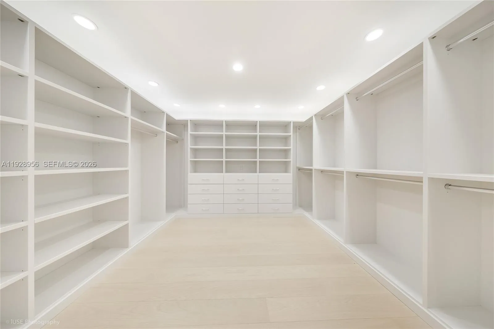 55 La Gorce Cir 1a, Miami Beach, Florida 33141, Miami Beach, Florida 33141, 5 Bedrooms Bedrooms, ,5 BathroomsBathrooms,Residential Lease,For Rent,55 La Gorce Cir 1a, Miami Beach, Florida 33141,A11928956