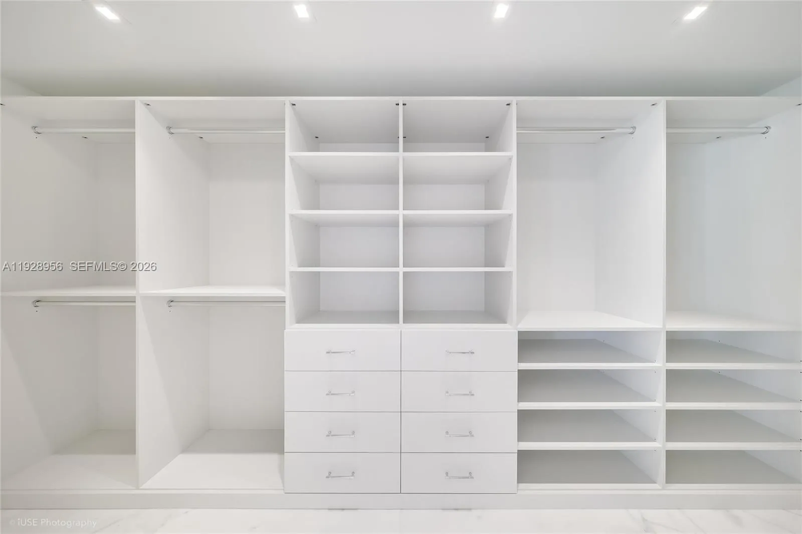 55 La Gorce Cir 1a, Miami Beach, Florida 33141, Miami Beach, Florida 33141, 5 Bedrooms Bedrooms, ,5 BathroomsBathrooms,Residential Lease,For Rent,55 La Gorce Cir 1a, Miami Beach, Florida 33141,A11928956