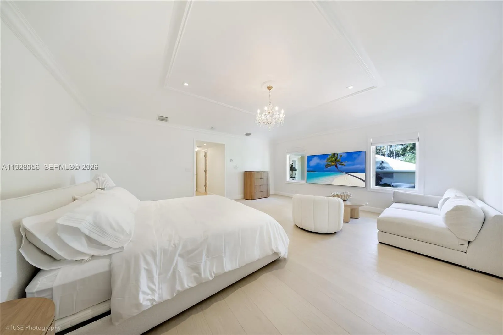 55 La Gorce Cir 1a, Miami Beach, Florida 33141, Miami Beach, Florida 33141, 5 Bedrooms Bedrooms, ,5 BathroomsBathrooms,Residential Lease,For Rent,55 La Gorce Cir 1a, Miami Beach, Florida 33141,A11928956