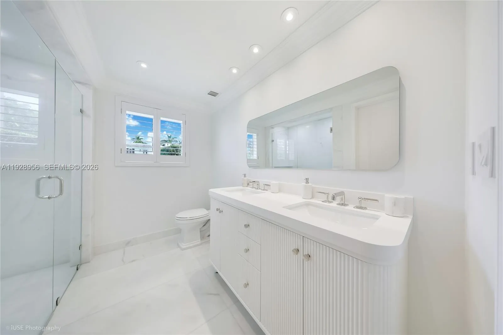 55 La Gorce Cir 1a, Miami Beach, Florida 33141, Miami Beach, Florida 33141, 5 Bedrooms Bedrooms, ,5 BathroomsBathrooms,Residential Lease,For Rent,55 La Gorce Cir 1a, Miami Beach, Florida 33141,A11928956