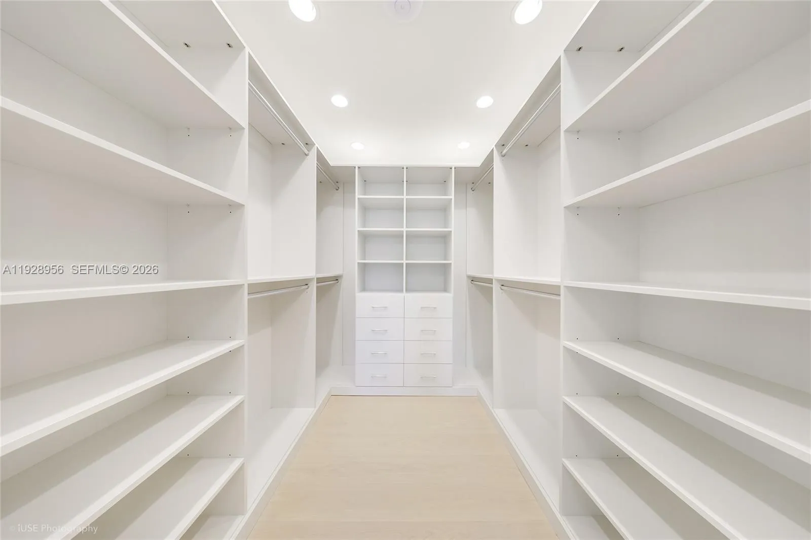55 La Gorce Cir 1a, Miami Beach, Florida 33141, Miami Beach, Florida 33141, 5 Bedrooms Bedrooms, ,5 BathroomsBathrooms,Residential Lease,For Rent,55 La Gorce Cir 1a, Miami Beach, Florida 33141,A11928956