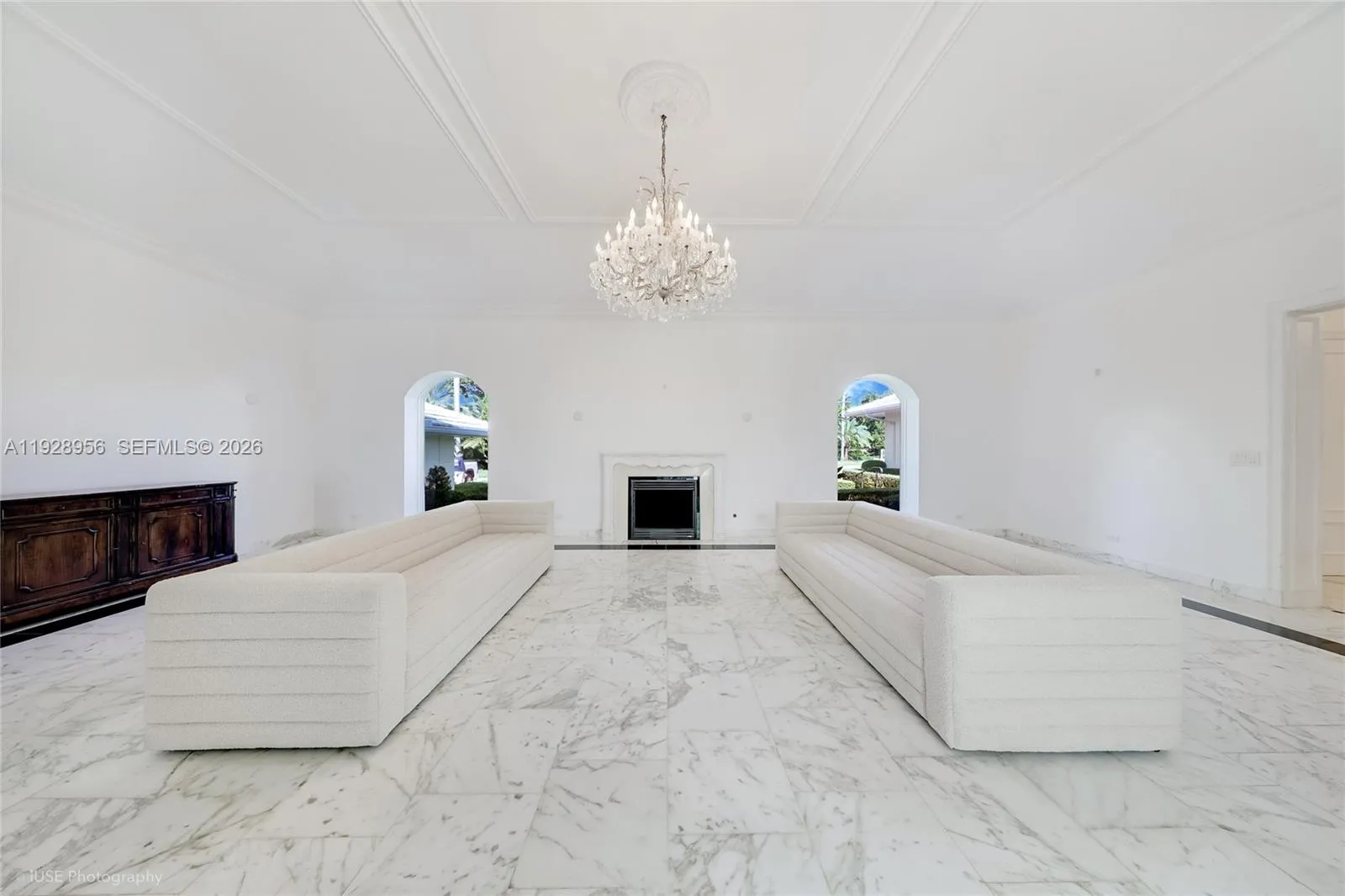 55 La Gorce Cir 1a, Miami Beach, Florida 33141, Miami Beach, Florida 33141, 5 Bedrooms Bedrooms, ,5 BathroomsBathrooms,Residential Lease,For Rent,55 La Gorce Cir 1a, Miami Beach, Florida 33141,A11928956