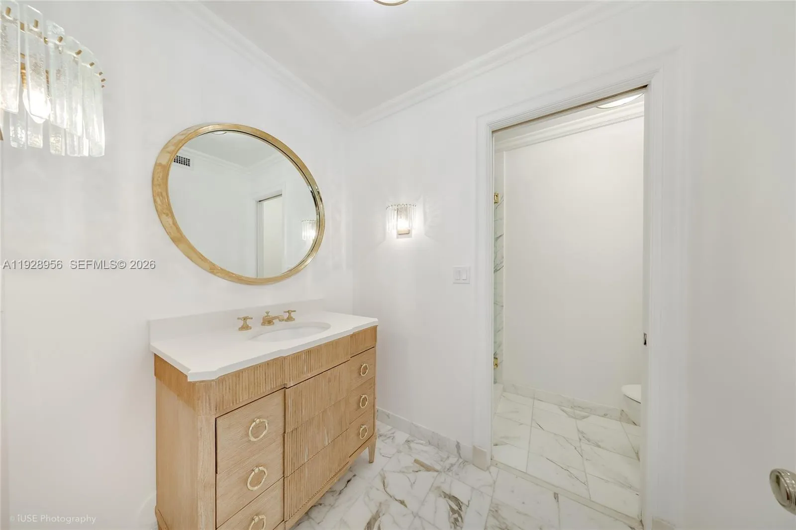55 La Gorce Cir 1a, Miami Beach, Florida 33141, Miami Beach, Florida 33141, 5 Bedrooms Bedrooms, ,5 BathroomsBathrooms,Residential Lease,For Rent,55 La Gorce Cir 1a, Miami Beach, Florida 33141,A11928956