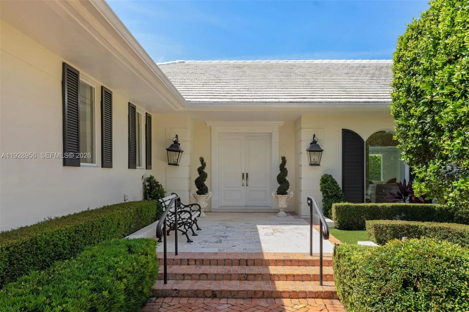 55 La Gorce Cir 1a, Miami Beach, Florida 33141, Miami Beach, Florida 33141, 5 Bedrooms Bedrooms, ,5 BathroomsBathrooms,Residential Lease,For Rent,55 La Gorce Cir 1a, Miami Beach, Florida 33141,A11928956