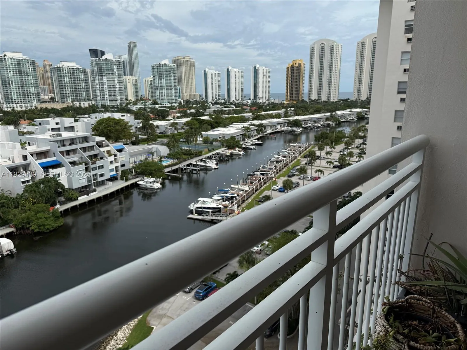 400 Kings Point Dr 1214, Sunny Isles Beach, Florid, Sunny Isles Beach, Florida 33160, 1 Bedroom Bedrooms, ,1 BathroomBathrooms,Residential Lease,For Rent,400 Kings Point Dr 1214, Sunny Isles Beach, Florid,A11929020