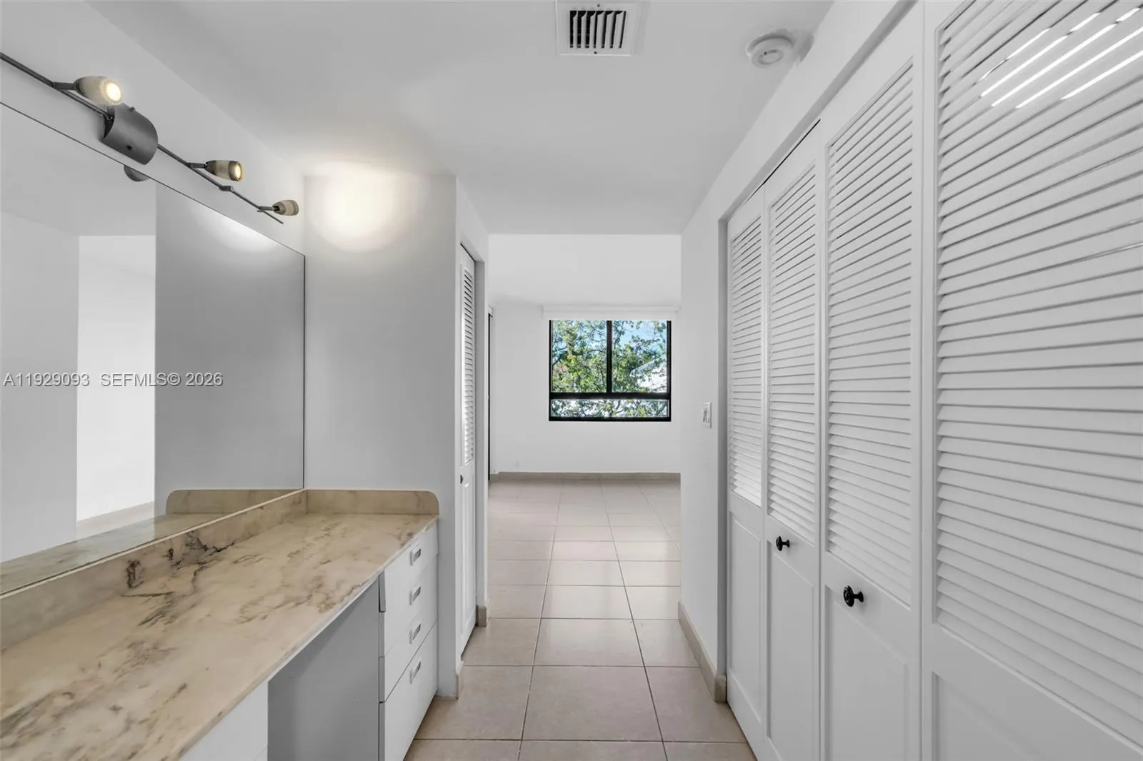 121 Crandon Bl 248, Key Biscayne, Florida 33149, Key Biscayne, Florida 33149, 3 Bedrooms Bedrooms, ,2 BathroomsBathrooms,Residential Lease,For Rent,121 Crandon Bl 248, Key Biscayne, Florida 33149,A11929093