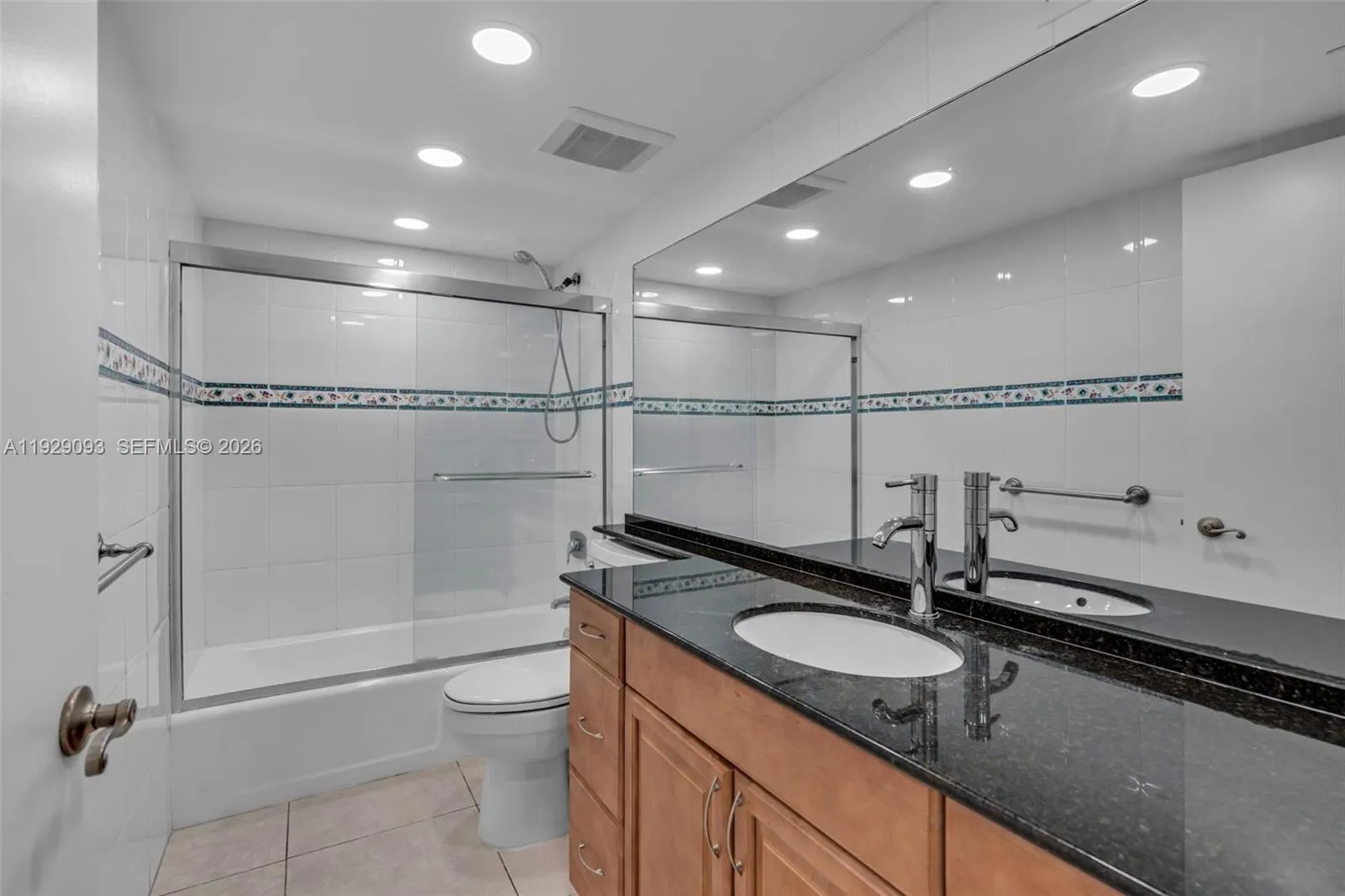 121 Crandon Bl 248, Key Biscayne, Florida 33149, Key Biscayne, Florida 33149, 3 Bedrooms Bedrooms, ,2 BathroomsBathrooms,Residential Lease,For Rent,121 Crandon Bl 248, Key Biscayne, Florida 33149,A11929093