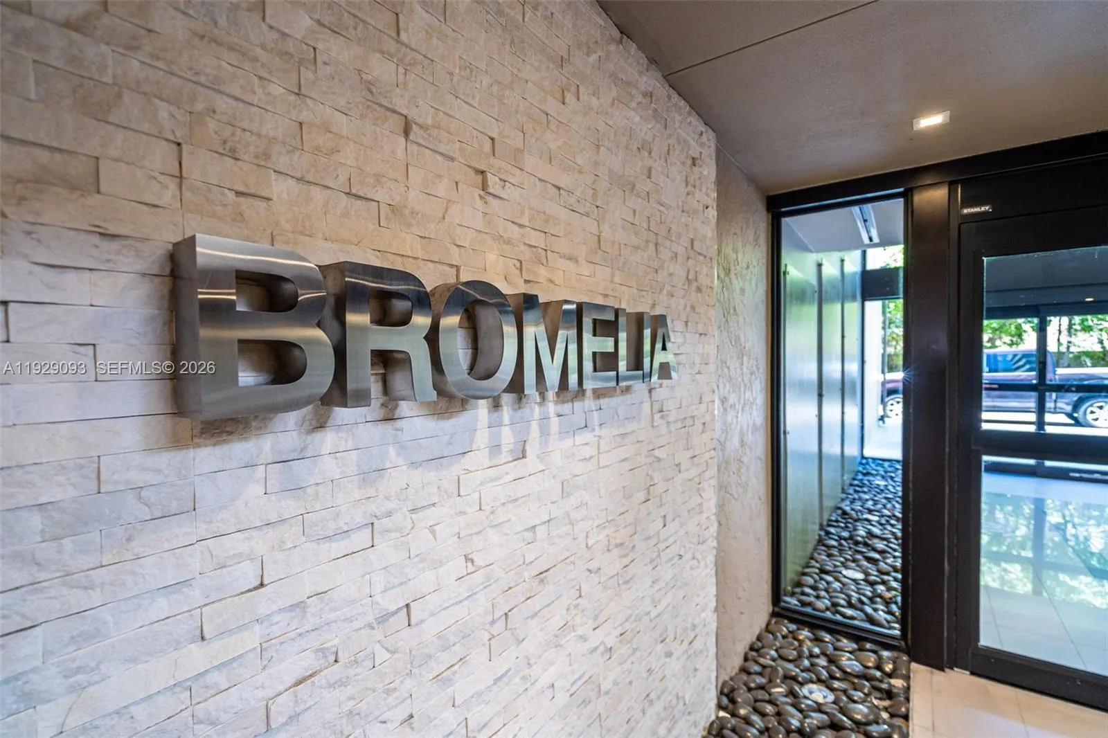 121 Crandon Bl 248, Key Biscayne, Florida 33149, Key Biscayne, Florida 33149, 3 Bedrooms Bedrooms, ,2 BathroomsBathrooms,Residential Lease,For Rent,121 Crandon Bl 248, Key Biscayne, Florida 33149,A11929093