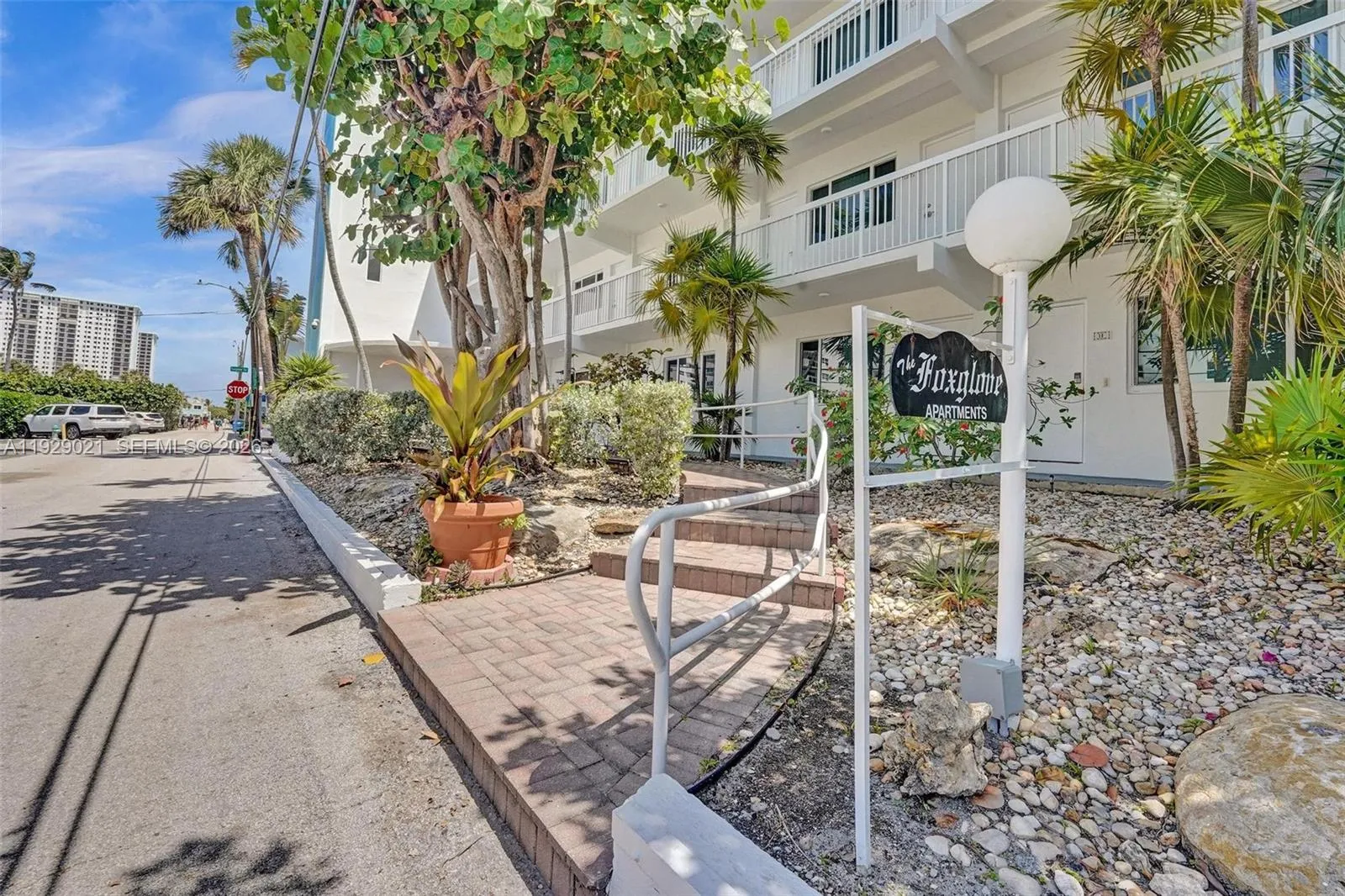 1801 S Surf Rd 2a, Hollywood, Florida 33019, Hollywood, Florida 33019, 1 Bedroom Bedrooms, ,1 BathroomBathrooms,Residential,For Sale,1801 S Surf Rd 2a, Hollywood, Florida 33019,A11929021