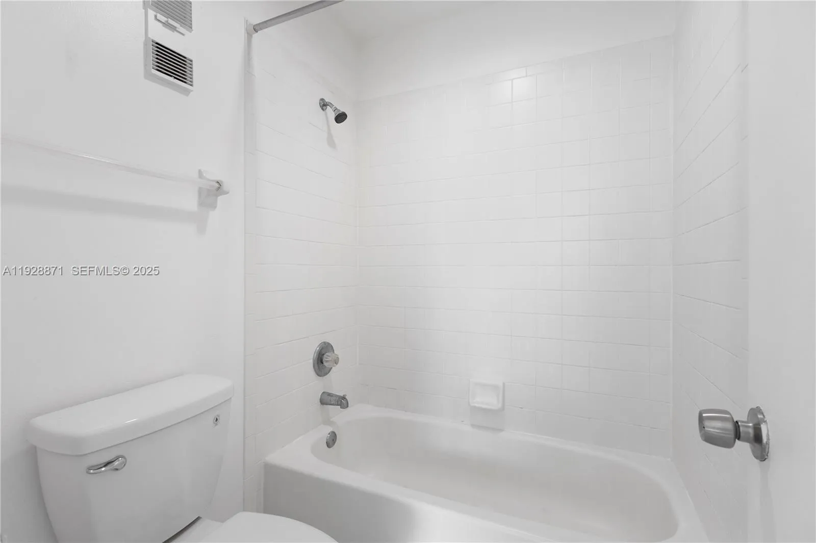 6580 W 27th Ct 58-21, Hialeah, Florida 33016, Hialeah, Florida 33016, 3 Bedrooms Bedrooms, ,2 BathroomsBathrooms,Residential,For Sale,6580 W 27th Ct 58-21, Hialeah, Florida 33016,A11928871