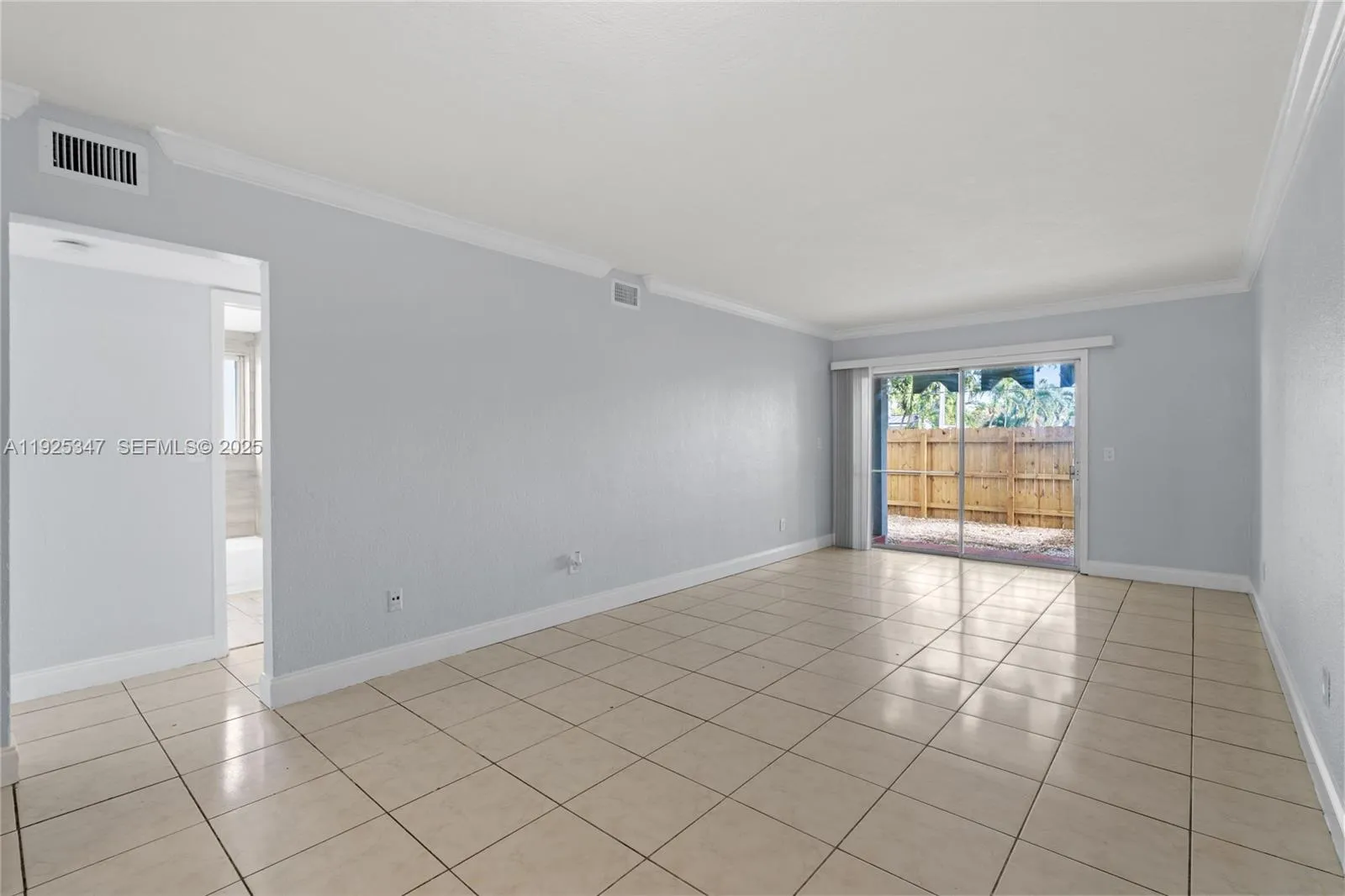 980 Ne 170th St 118, North Miami Beach, Florida 33, North Miami Beach, Florida 33162, 2 Bedrooms Bedrooms, ,1 BathroomBathrooms,Residential Lease,For Rent,980 Ne 170th St 118, North Miami Beach, Florida 33,A11925347