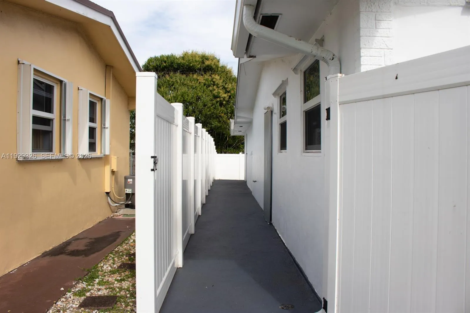 8781 Johnson St, Pembroke Pines, Florida 33024, Pembroke Pines, Florida 33024, 4 Bedrooms Bedrooms, ,3 BathroomsBathrooms,Residential,For Sale,8781 Johnson St, Pembroke Pines, Florida 33024,A11929326