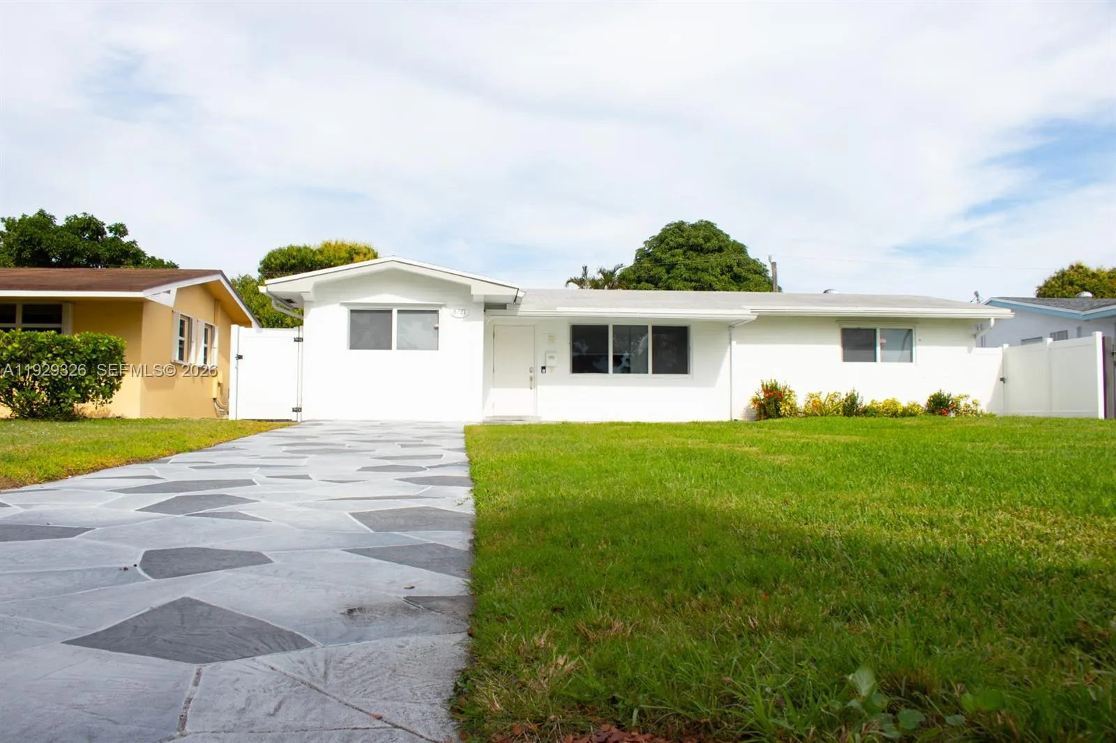 8781 Johnson St, Pembroke Pines, Florida 33024, Pembroke Pines, Florida 33024, 4 Bedrooms Bedrooms, ,3 BathroomsBathrooms,Residential,For Sale,8781 Johnson St, Pembroke Pines, Florida 33024,A11929326