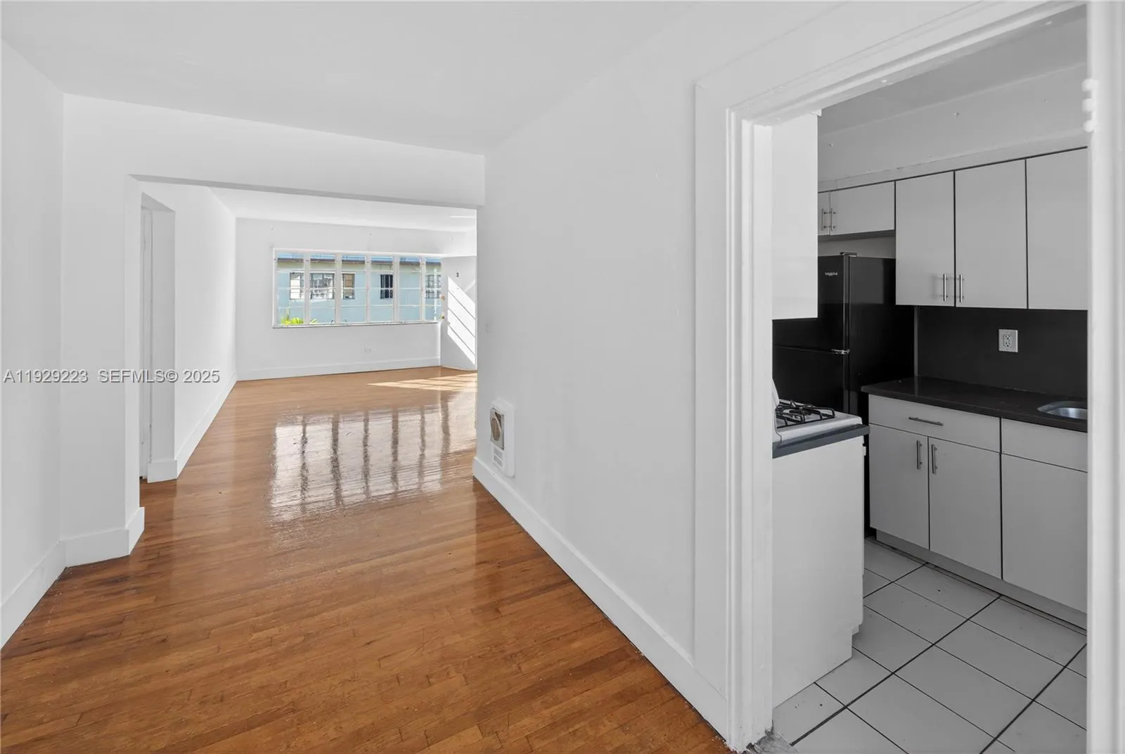 1135 Marseille Dr 3, Miami Beach, Florida 33141, Miami Beach, Florida 33141, 2 Bedrooms Bedrooms, ,1 BathroomBathrooms,Residential Lease,For Rent,1135 Marseille Dr 3, Miami Beach, Florida 33141,A11929223 1135 Marseille Dr 3, Miami Beach, Florida 33141, Miami Beach, Florida 33141, 2 Bedrooms Bedrooms, ,1 BathroomBathrooms,Residential Lease,For Rent,1135 Marseille Dr 3, Miami Beach, Florida 33141,A11929223