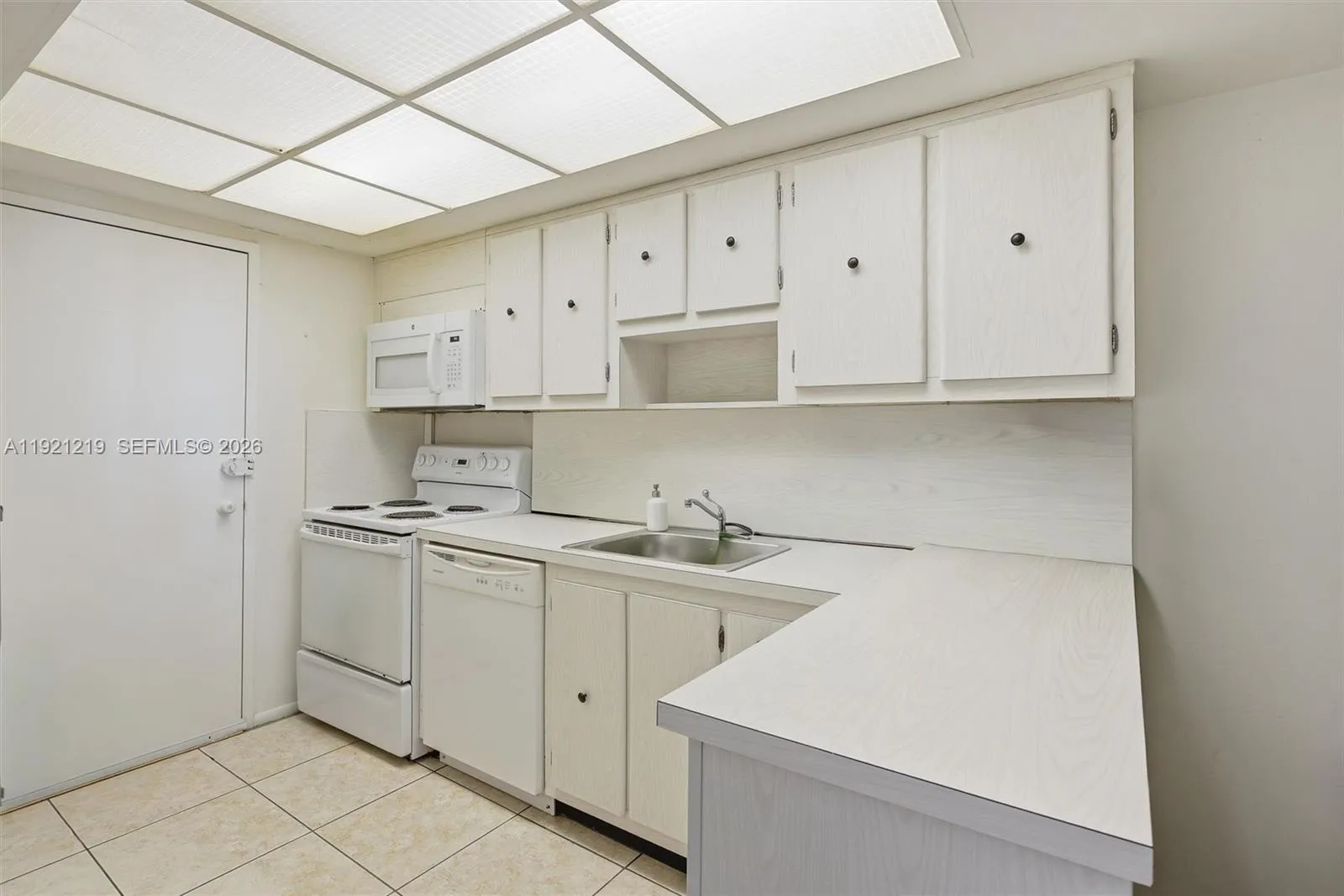 18071 Biscayne Blvd 802, Aventura, Florida 33160, Aventura, Florida 33160, 2 Bedrooms Bedrooms, ,2 BathroomsBathrooms,Residential,For Sale,18071 Biscayne Blvd 802, Aventura, Florida 33160,A11921219