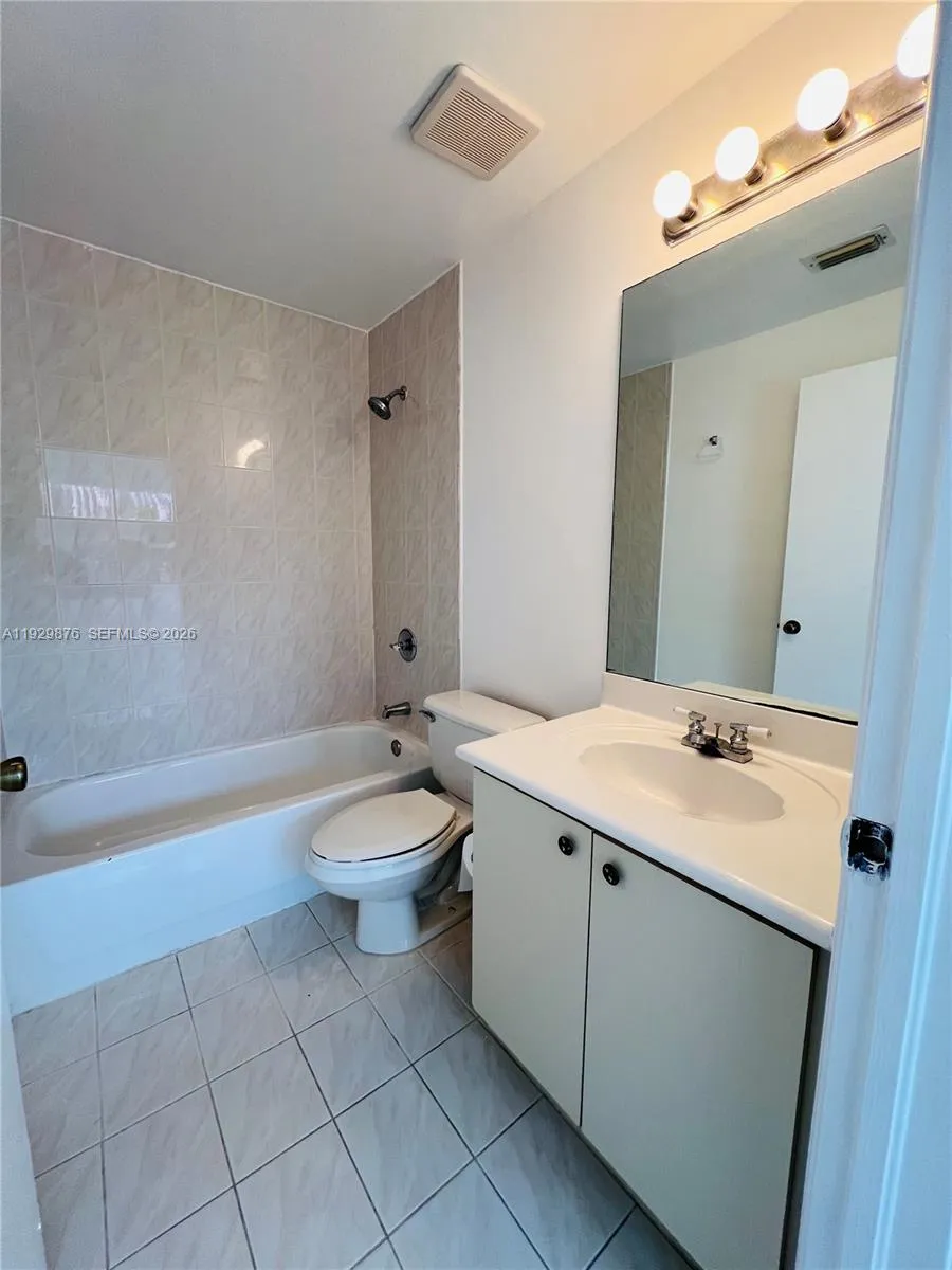 6202 Nw 116th Pl 444, Doral, Florida 33178, Doral, Florida 33178, 3 Bedrooms Bedrooms, ,2 BathroomsBathrooms,Residential Lease,For Rent,6202 Nw 116th Pl 444, Doral, Florida 33178,A11929876