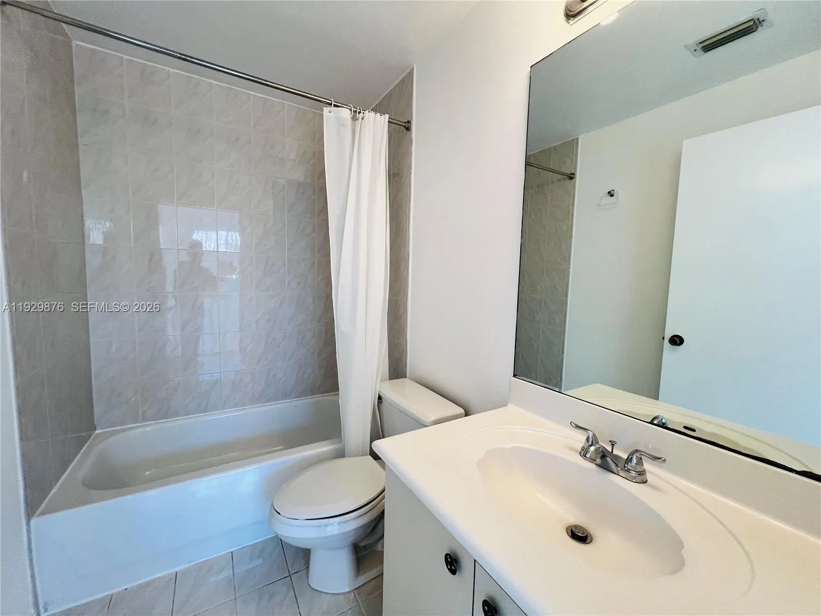 6202 Nw 116th Pl 444, Doral, Florida 33178, Doral, Florida 33178, 3 Bedrooms Bedrooms, ,2 BathroomsBathrooms,Residential Lease,For Rent,6202 Nw 116th Pl 444, Doral, Florida 33178,A11929876